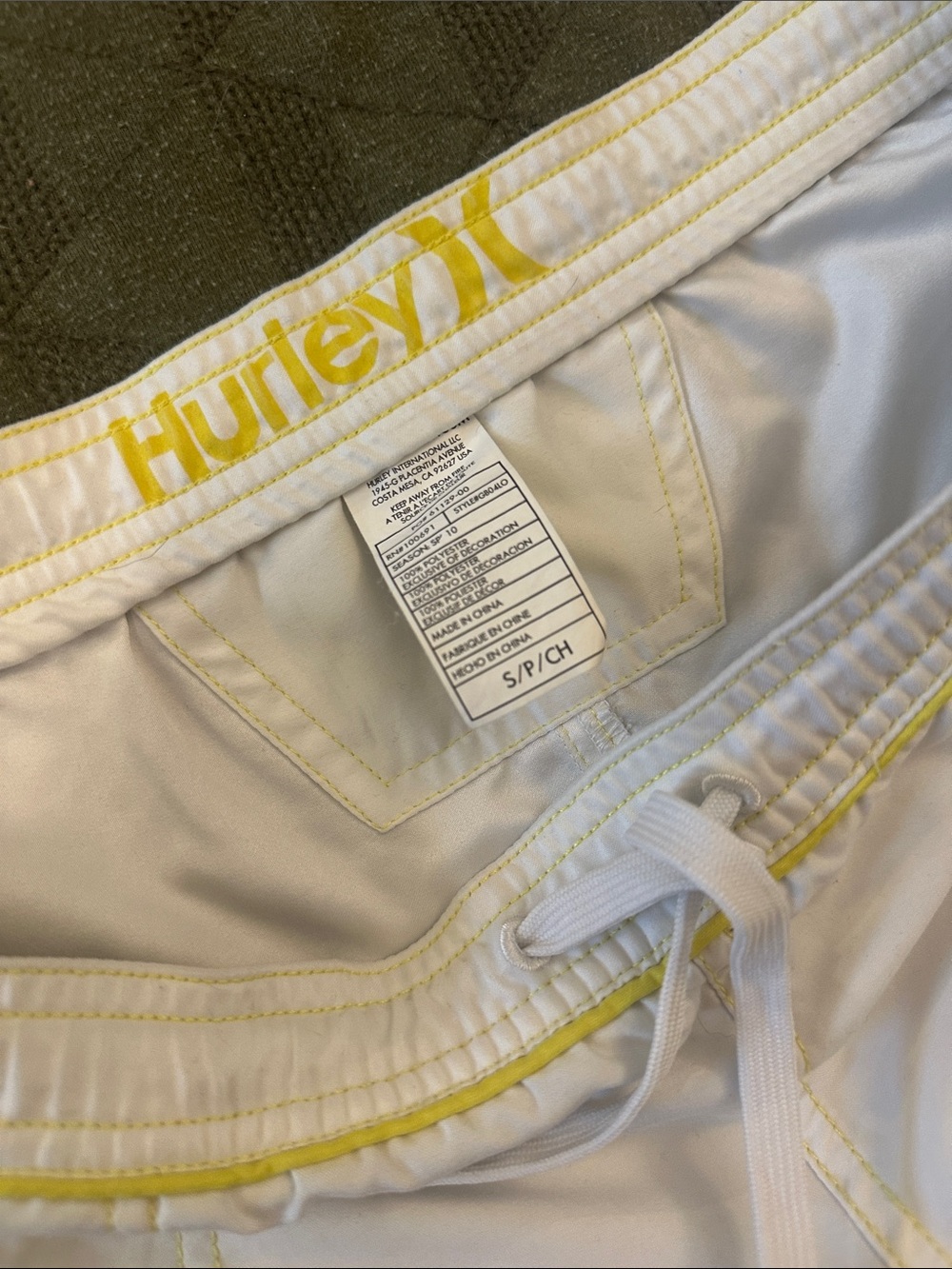 Hurley White & Yellow Women's Board Shorts size small - Picture 5 of 5